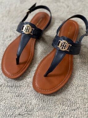 Tommy Hilfiger Logo Thong Sandals Navy Blue Gold Ankle Strap Size 8